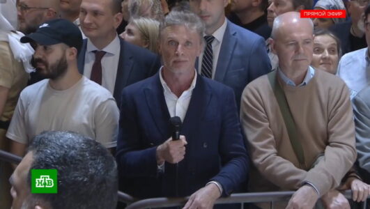 Схождение Благодатного огня 2025