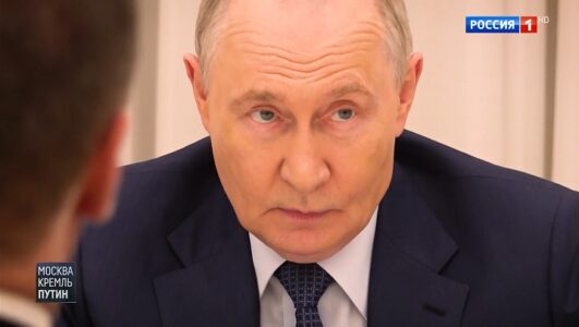 Москва. Кремль. Пýтин