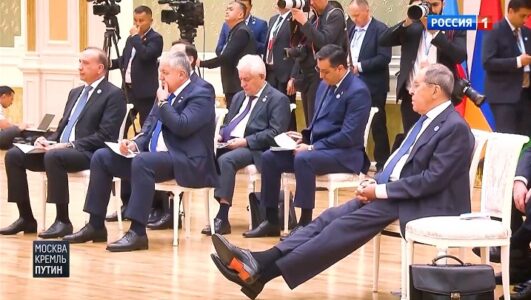 Москва. Кремль. Пýтин